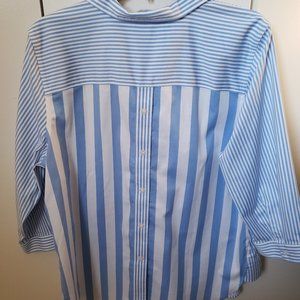 Chico's Size 2 -No Iron Stretch Blouse/Top (back details shown)